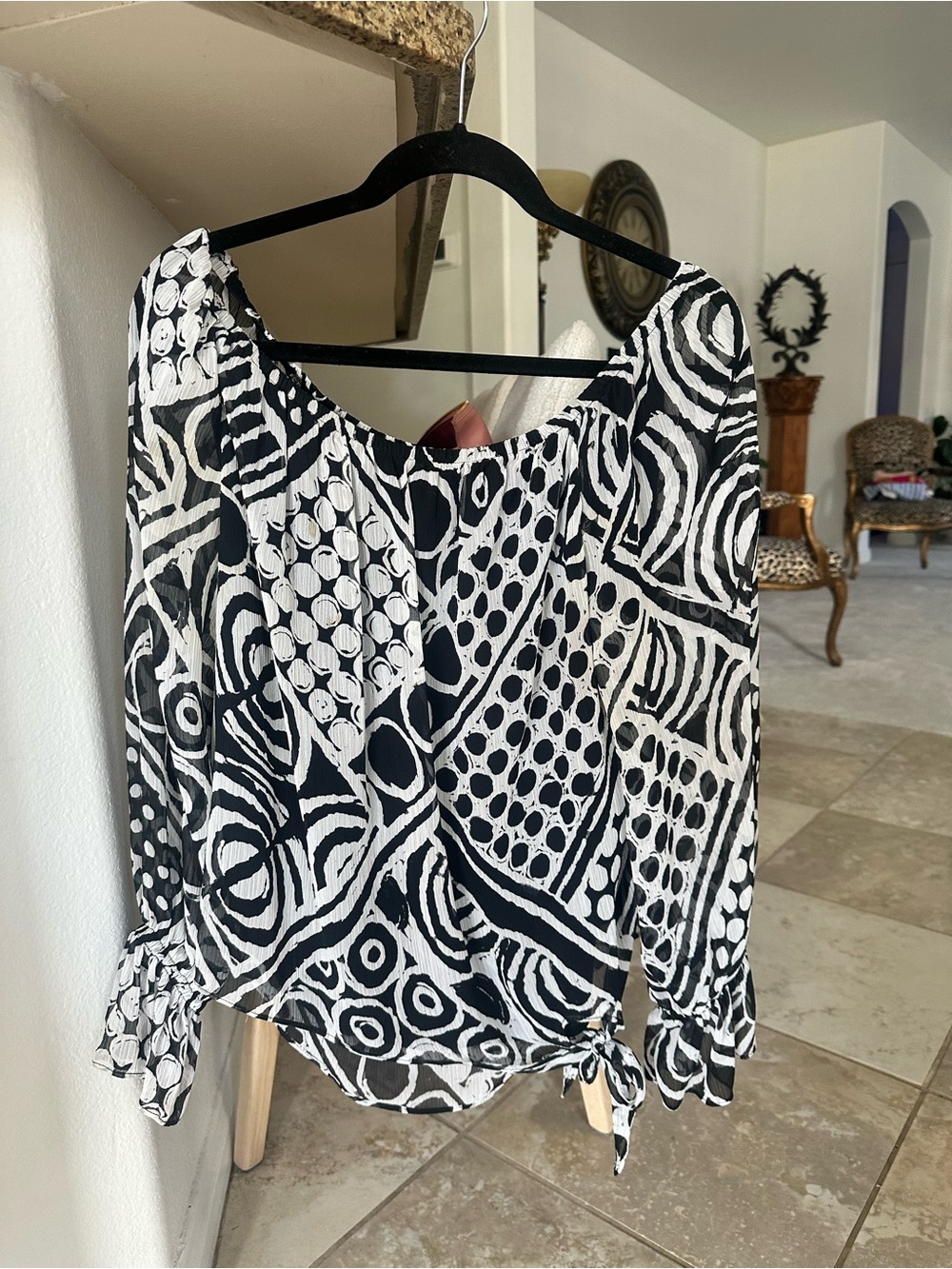 Frank Lyman Design Black and White Geometric Peasant Blouse - Picture 2 of 3